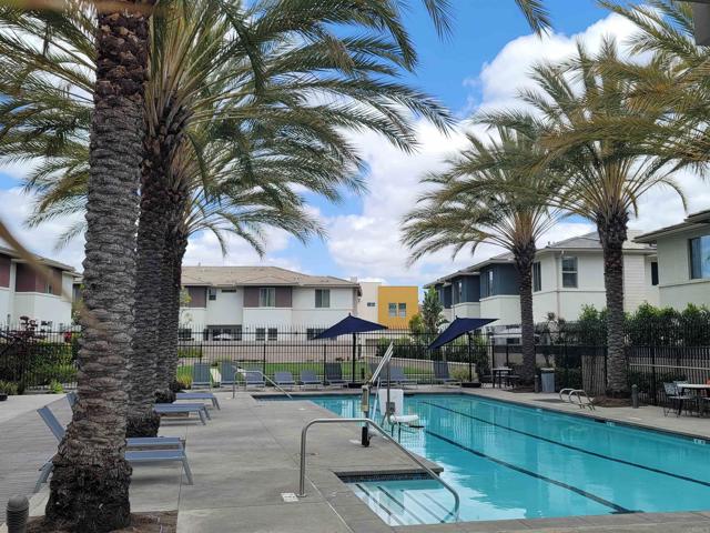 Detail Gallery Image 45 of 61 For 2072 Tango Loop #2,  Chula Vista,  CA 91915 - 4 Beds | 3 Baths