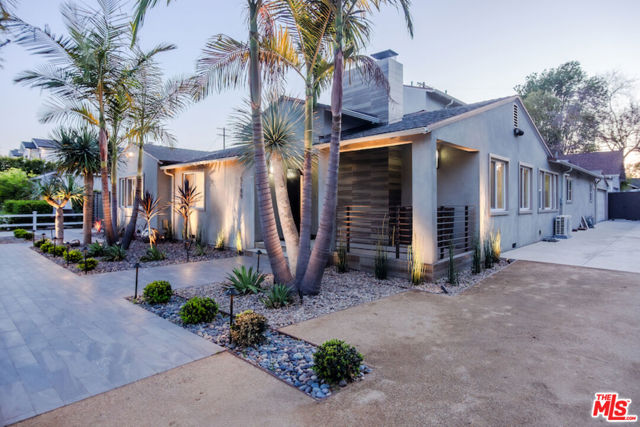5189 Collett Avenue, Encino CA: https://media.crmls.org/mediaz/9c5a3fc3-0414-4cab-98cc-fab87926bc43.jpg