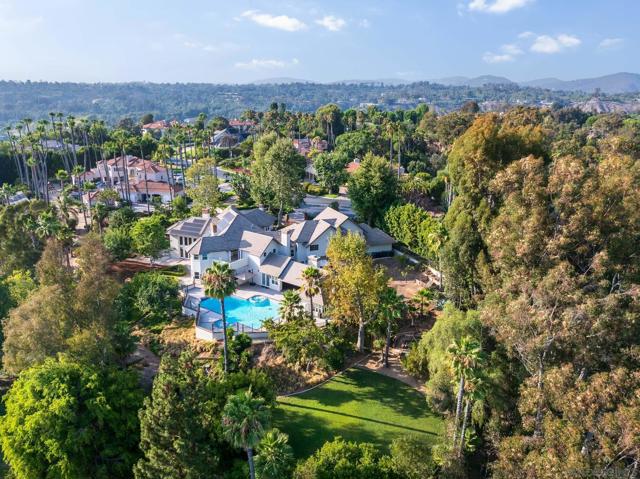 6295 Avenida Floresta, Rancho Santa Fe CA: https://media.crmls.org/mediaz/9c5a89ab-0ea2-49c8-825e-6eff67240167.jpg