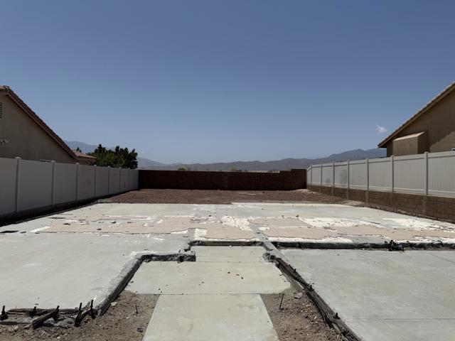 8747 Rockies Avenue, Desert Hot Springs CA: https://media.crmls.org/mediaz/9c5a959d-0d02-4c2c-8dd2-383f888cb9a1.jpg
