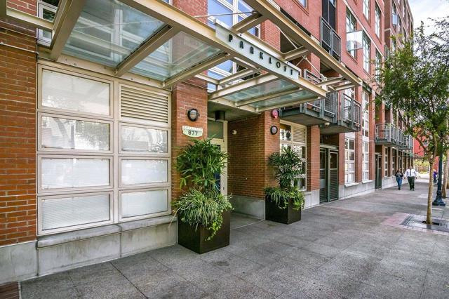 877 Island Ave, San Diego CA: https://media.crmls.org/mediaz/9c5ad888-17e2-4b0e-a06c-08c7a2ee3f6d.jpg