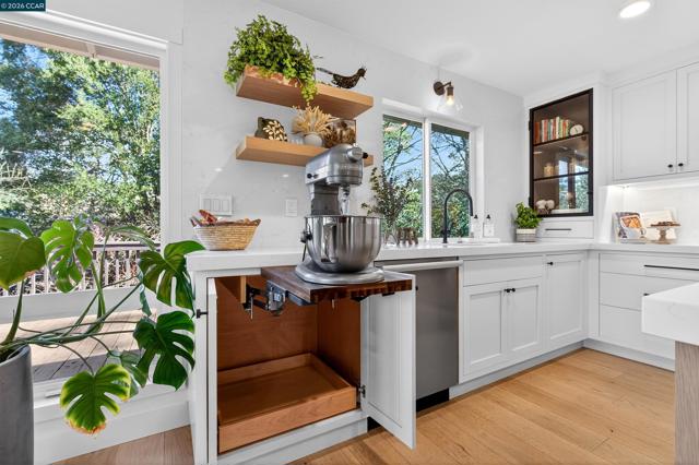 Image 12 of 46 For 393 Colorados Ct