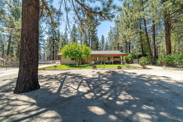 59341 Courtesy Drive, Mountain Center CA: https://media.crmls.org/mediaz/9c5b15ee-1704-46f3-a3c7-b2858bc1c22c.jpg