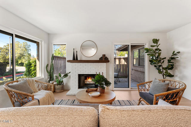 4490 Lubbock Drive, Simi Valley CA: https://media.crmls.org/mediaz/9c5b2391-e200-4bb4-b696-98e33d9f8a9f.jpg
