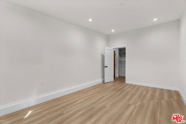 8644 Venice Boulevard, Los Angeles CA: https://media.crmls.org/mediaz/9c5b684f-0ade-4cb8-b699-62c7c7a10a16.jpg