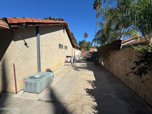 1459 Willowbrook Lane, Simi Valley CA: https://media.crmls.org/mediaz/9c5c0e63-fe32-4b69-8e29-1aeb2a7a45b2.jpg