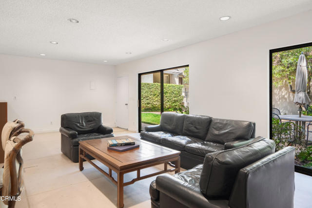 Detail Gallery Image 42 of 44 For 108 S Grand Ave, Pasadena,  CA 91105 - 3 Beds | 2/1 Baths