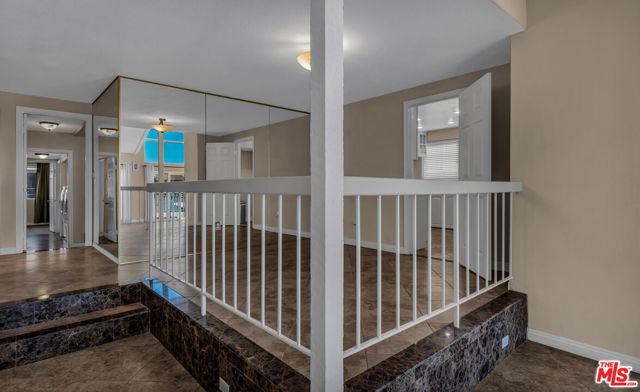 16661 Carousel Lane, Huntington Beach CA: https://media.crmls.org/mediaz/9c5d43bf-8bfd-4638-bbd4-ec1b10e2dea8.jpg