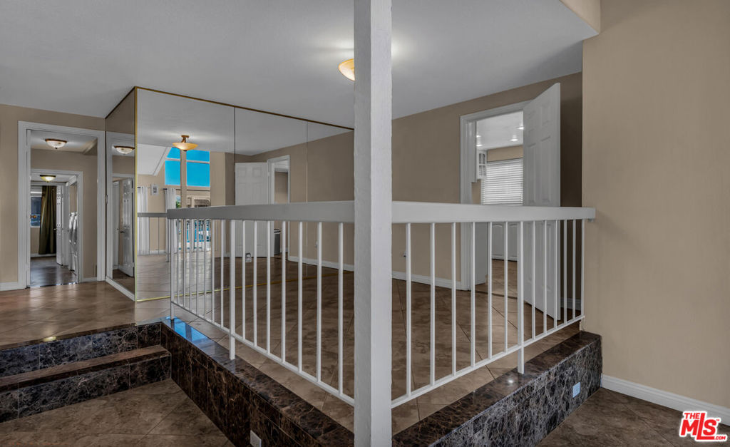 MLS #25543671 img 33