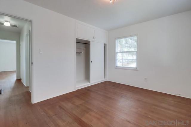 3518 Isla Vista Dr, San Diego CA: https://media.crmls.org/mediaz/9c5d9c85-d1a4-4093-9d1e-8bac62daf436.jpg