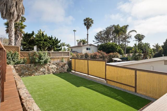 Detail Gallery Image 15 of 36 For 835 Cathy Ln, Cardiff By The Sea,  CA 92007 - 4 Beds | 2 Baths