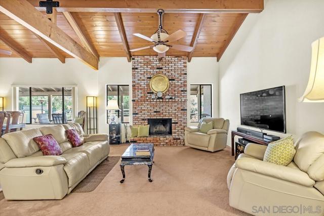 3176 Via Viejas, Alpine CA: https://media.crmls.org/mediaz/9c5f50af-380b-46da-bf67-5a34e5c99c3c.jpg