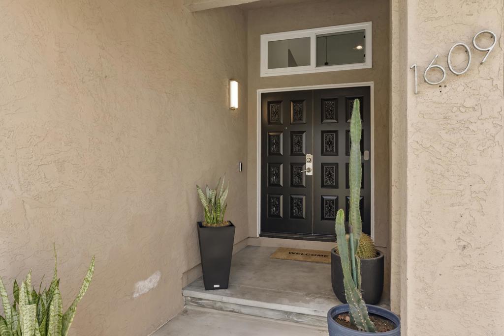 1609 Honeysuckle Court - photo 8