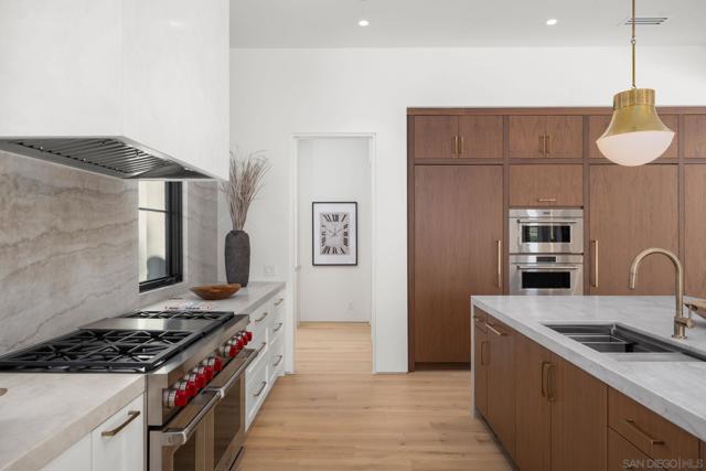 6323 Mimulus, Rancho Santa Fe CA: https://media.crmls.org/mediaz/9c5fa0cd-42fd-4234-bf81-501a33b81355.jpg