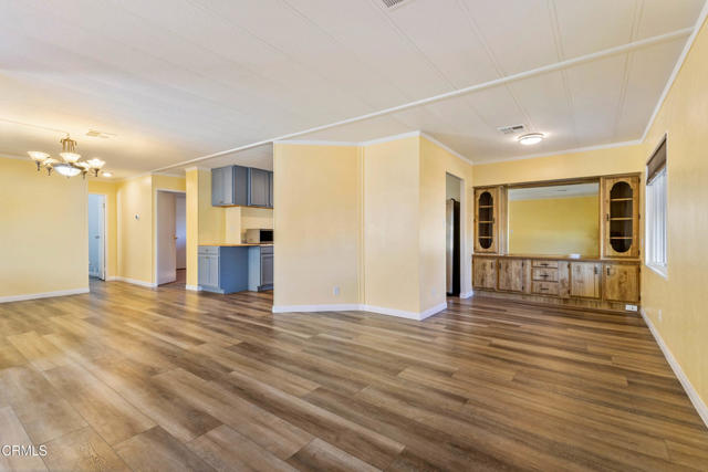 Detail Gallery Image 8 of 29 For 180 Camelia Way #180,  Ventura,  CA 93004 - 2 Beds | 2 Baths