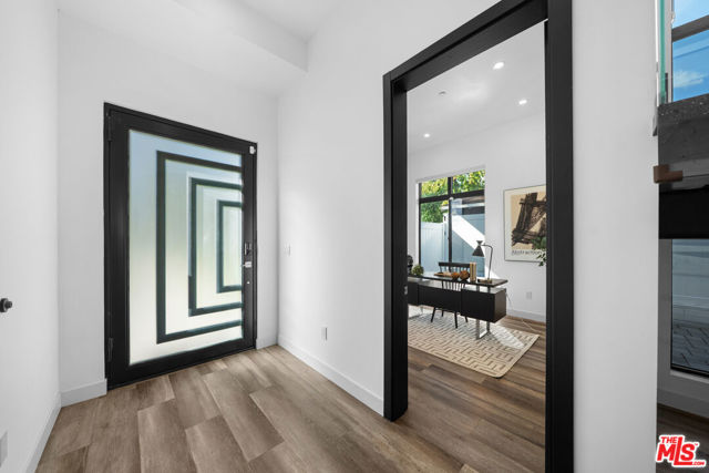 5812 Willis Avenue, Sherman Oaks CA: https://media.crmls.org/mediaz/9c606525-9b77-40aa-b642-c5f8f60b6bb5.jpg