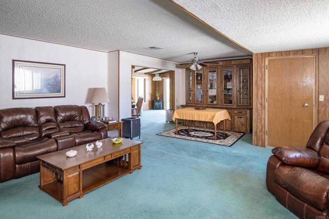 Detail Gallery Image 2 of 17 For 1490 S Orange #123,  El Cajon,  CA 92020 - 2 Beds | 2 Baths