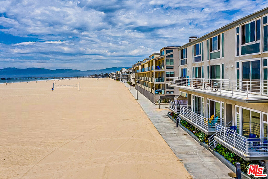 4403 Ocean Front Walk #104