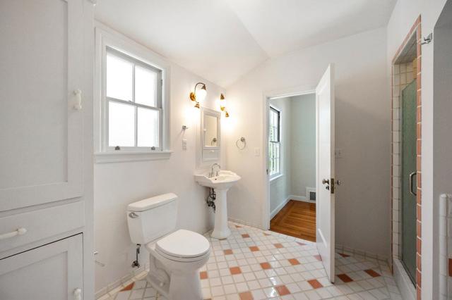 706 Edgewood Road, San Mateo CA: https://media.crmls.org/mediaz/9c60d900-0587-4b3f-b254-0fbacde84a92.jpg