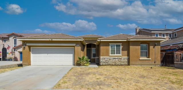 1854 Jasmine Ct, San Jacinto CA: https://media.crmls.org/mediaz/9c60e5f0-7f46-4f3c-96ae-f620e0ef5ce5.jpg