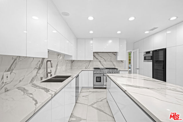 17449 Sumiya Drive, Encino CA: https://media.crmls.org/mediaz/9c616506-ede9-4da5-b2d4-427a03f1c988.jpg