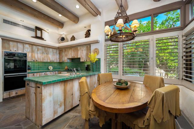 475 S Via Las Palmas, Palm Springs CA: https://media.crmls.org/mediaz/9c6250f1-41f9-438b-83fd-5ff6b1fc08d5.jpg