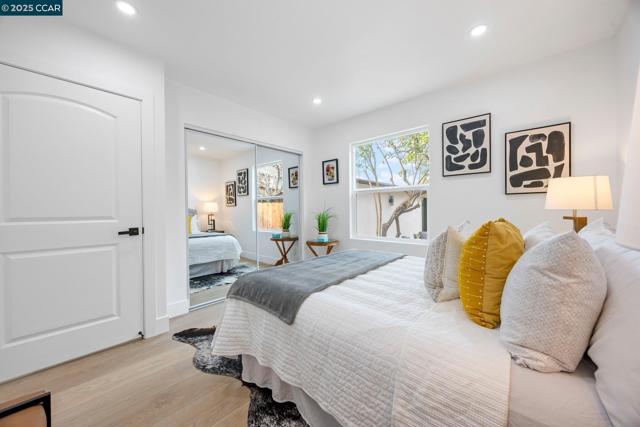 2133 39Th Ave, Oakland CA: https://media.crmls.org/mediaz/9c6265f1-94b8-4263-9b20-f711030536ea.jpg