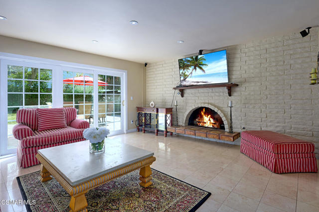 1568 Aspenwall Road, Westlake Village CA: https://media.crmls.org/mediaz/9c62b00f-b95e-47cf-8904-0eda2dbc4ed1.jpg