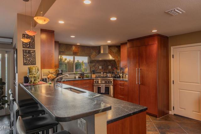 Detail Gallery Image 6 of 37 For 358 Sunset Ct, Oak View,  CA 93022 - 4 Beds | 3/1 Baths