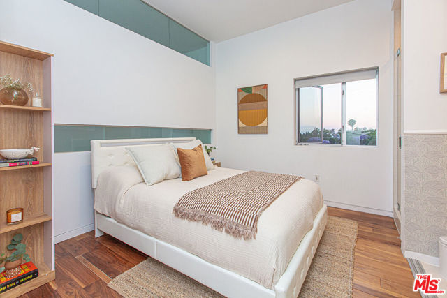 1140 N Formosa Avenue, West Hollywood CA: https://media.crmls.org/mediaz/9c63c5b9-16d6-40d0-a963-501cffa1964d.jpg