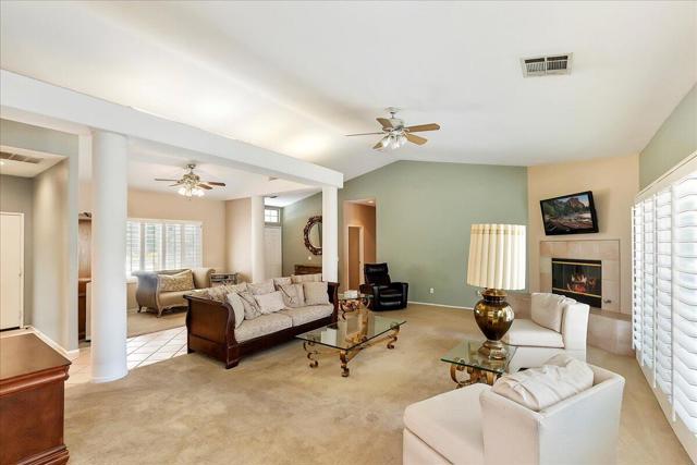 Image 7 of 37 For 78643 Como Court