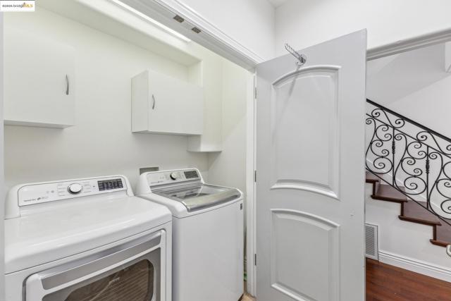 530 Gravatt Dr, Berkeley CA: https://media.crmls.org/mediaz/9c64d111-5c07-44c8-9a64-235ec67a7c14.jpg