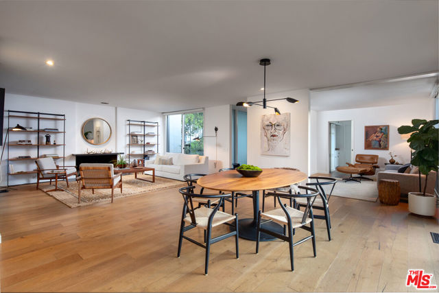 1280 Glen Oaks Boulevard, Pasadena CA: https://media.crmls.org/mediaz/9c653a86-3812-407a-879c-da17006d2b44.jpg