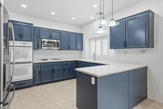 Image 10 of 42 For 78663 Como Court