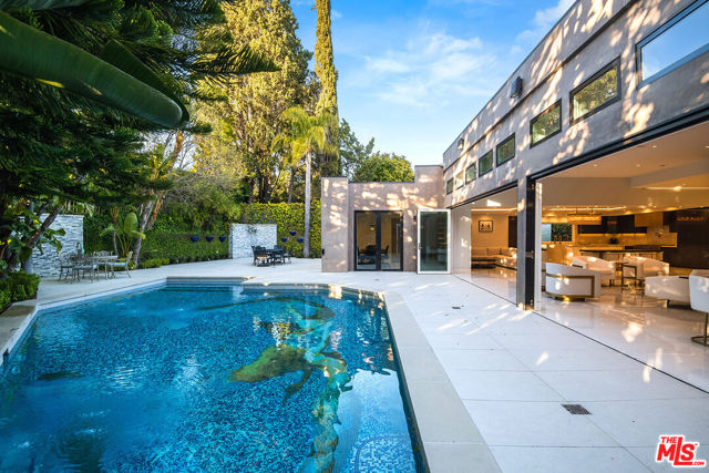 16601 Park Lane Circle, Los Angeles CA: https://media.crmls.org/mediaz/9c679d13-fdd0-4d6f-bcf6-97c02ed462a0.jpg