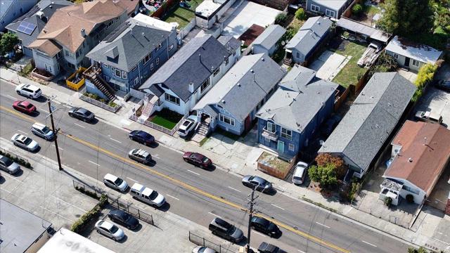1237 Ashby Avenue, Berkeley CA: https://media.crmls.org/mediaz/9c67ce4b-c8c6-4d3f-8081-eed28263f40c.jpg