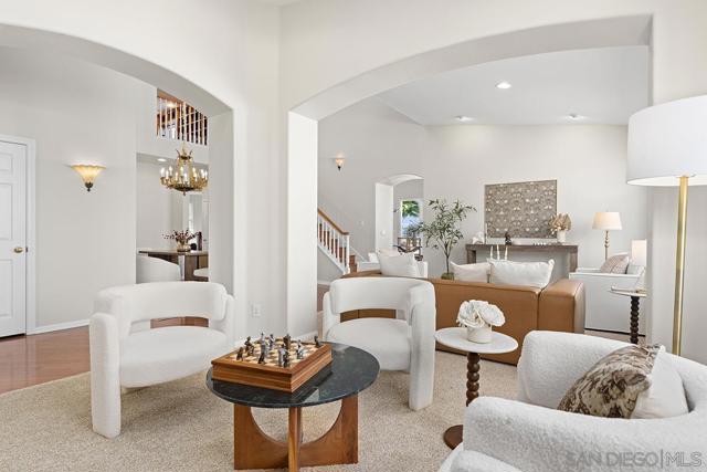 987 Palencia Ct, Chula Vista CA: https://media.crmls.org/mediaz/9c6807f8-8db5-4373-aa86-5c88928f167c.jpg