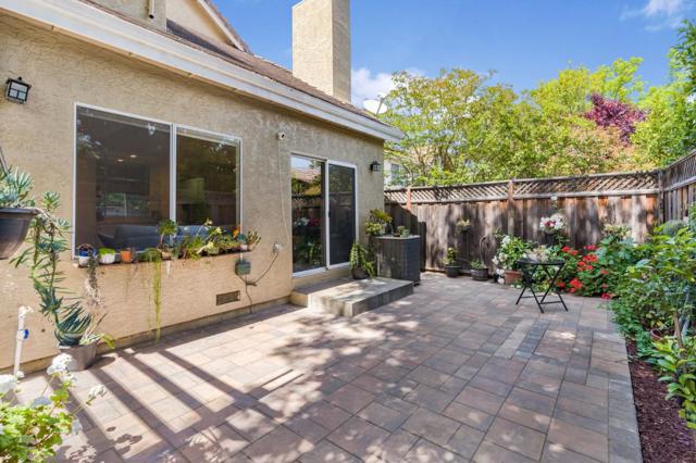 17992 Hillwood Lane, Morgan Hill CA: https://media.crmls.org/mediaz/9c686f37-40a2-40d7-96d8-8d1f8f169e00.jpg