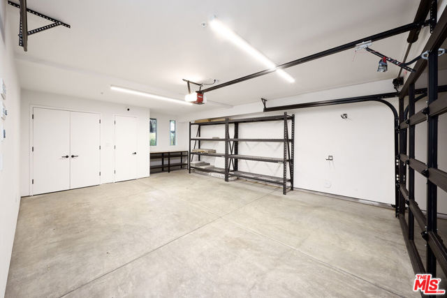 1900 Penmar Avenue, Venice CA: https://media.crmls.org/mediaz/9c687f3a-2a96-42cc-a3ab-e3e5ff2d1611.jpg