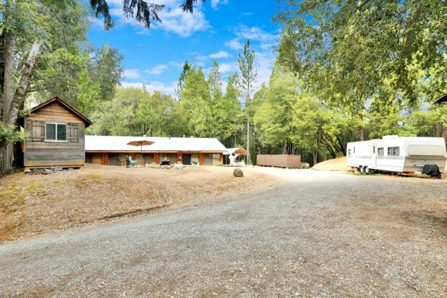 17533 Humbug Creek Road, Glencoe CA: https://media.crmls.org/mediaz/9c68a464-6501-4ed5-afad-2ae20586cd16.jpg