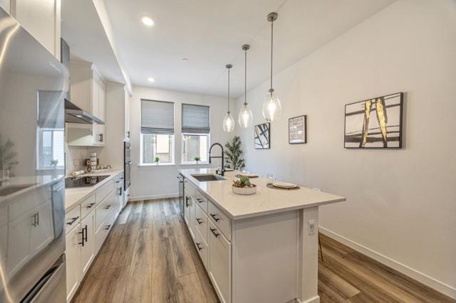 112 Waters Park Circle, San Mateo CA: https://media.crmls.org/mediaz/9c691dd1-a1de-4bdf-a833-c331dc4f091a.jpg