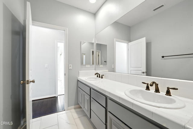 29039 Shorecliff Circle, Menifee CA: https://media.crmls.org/mediaz/9c698a1f-fc75-437d-afbd-268cf858ad63.jpg