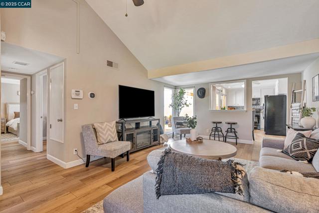 4 Mt Wilson Way, Clayton CA: https://media.crmls.org/mediaz/9c698d4f-6c92-4bb1-9839-cf5e95091662.jpg