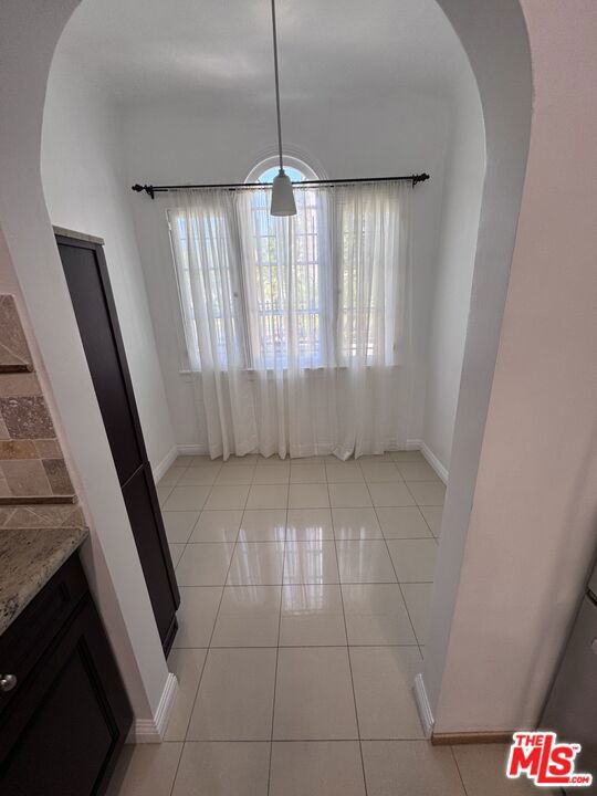 621 S Highland Avenue, Los Angeles CA: https://media.crmls.org/mediaz/9c6a5355-919c-4d9b-a165-1bbbfb10825d.jpg