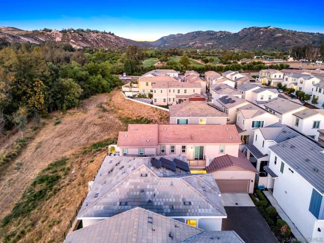 28079 Harvest Ct, Valley Center CA: https://media.crmls.org/mediaz/9c6b8f67-176b-4e1f-bfe8-17ed5421333c.jpg