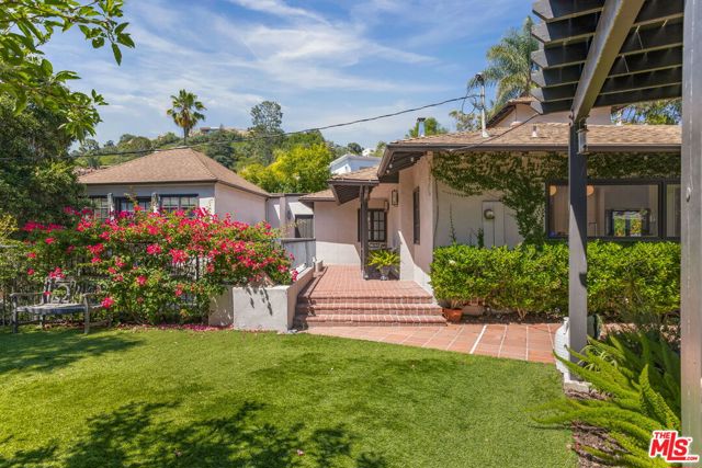 2770 La Castana Drive, Los Angeles CA: https://media.crmls.org/mediaz/9c6bd5d5-9a50-4b45-a4e5-c79ea5bdedbd.jpg
