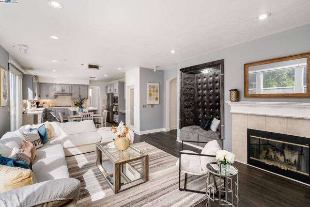 2498 Taylor Way, Antioch CA: https://media.crmls.org/mediaz/9c6c051f-fa26-46a7-a15b-a34e6bc75853.jpg