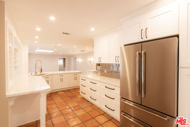 8510 Capistrano Avenue, West Hills CA: https://media.crmls.org/mediaz/9c6d1635-8330-4f67-ad8a-a99fd0da99e8.jpg