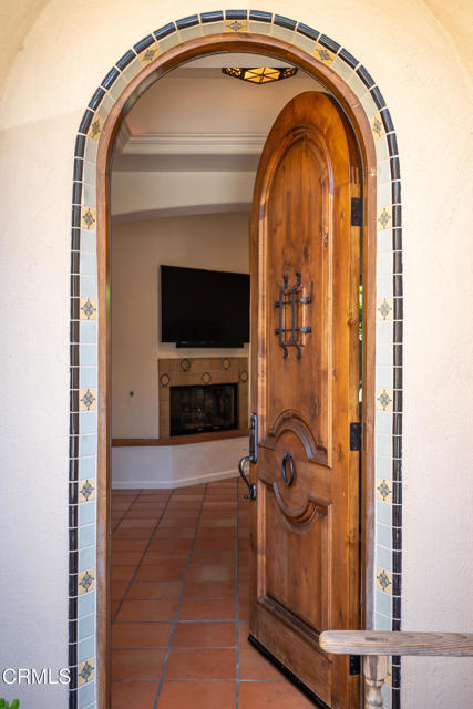 212 S Montgomery Street, Ojai CA: https://media.crmls.org/mediaz/9c6d9034-9050-4e45-b8c0-629d961fa1bd.jpg