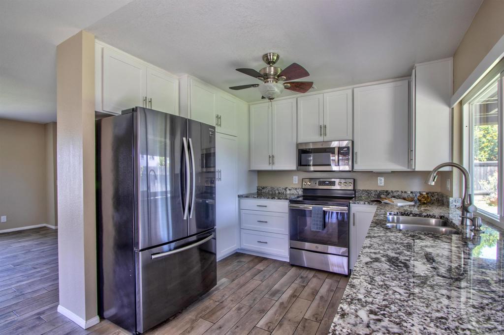 1279 Siggson Ave - photo 7